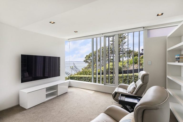 Photo of property in 11a Bournemouth Terrace, Murrays Bay, Auckland, 0630