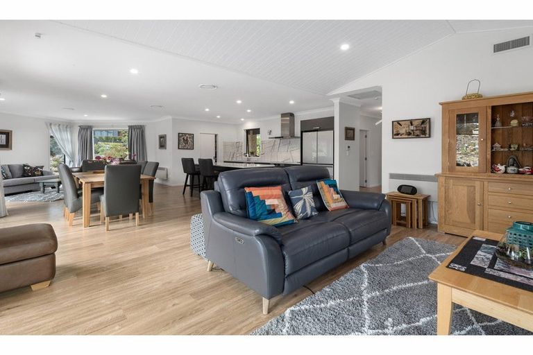 Photo of property in 21 Capstone Place, Te Kamo, Kamo, 0185