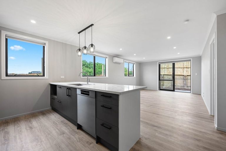 Photo of property in 27 Waruhia Crescent, Rototuna North, 3281