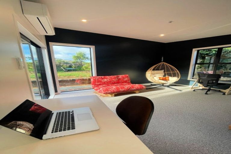 Photo of property in 76 Nottingham Street, Karori, Wellington, 6012