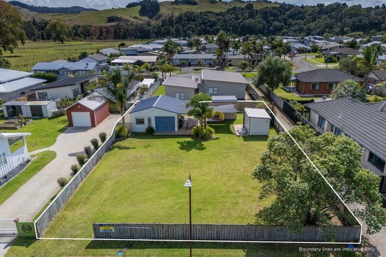 Photo of property in 26 Wells Place, Whitianga, 3510