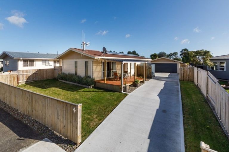 Photo of property in 110 Apollo Parade, Milson, Palmerston North, 4414