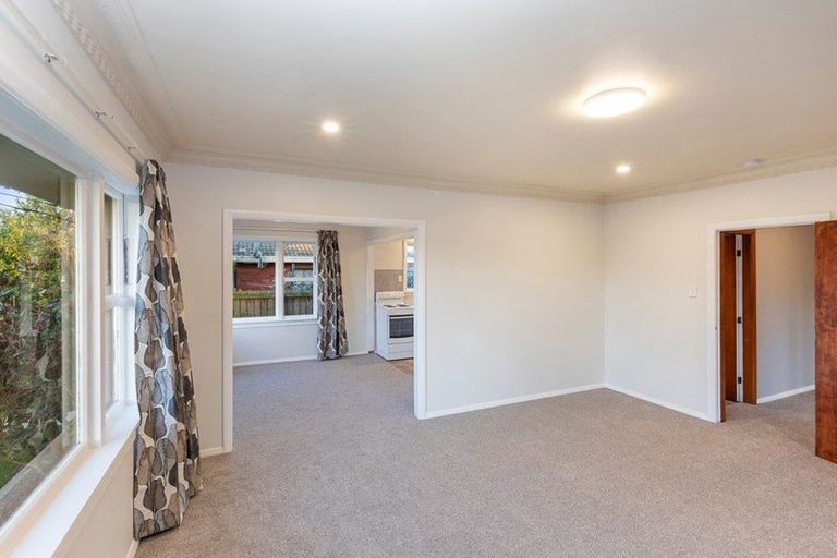 Photo of property in 5 Yeovil Place, St Albans, Christchurch, 8052