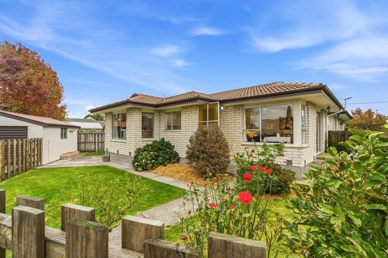 Photo of property in 2a Mallett Place, Halswell, Christchurch, 8025