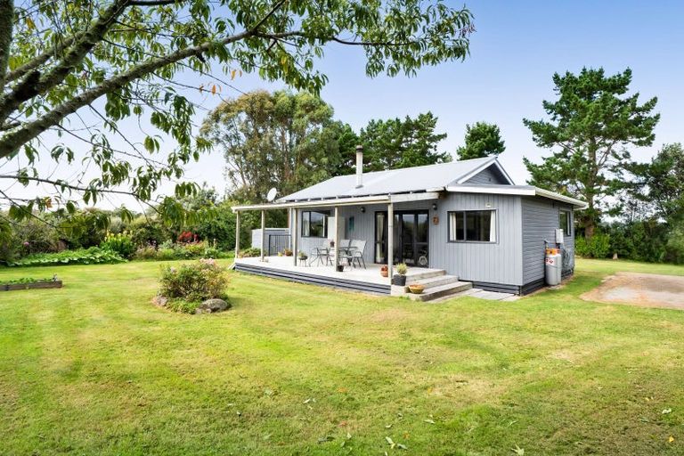 Photo of property in 2952 Eltham Road, Opunake, 4682