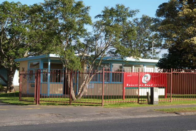 Photo of property in 191 Robertson Road, Mangere East, Auckland, 2024