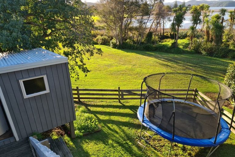 Photo of property in 106 Tukere Drive, Whangamata, 3620