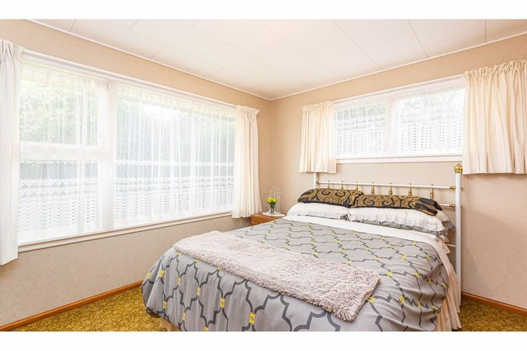 Photo of property in 64 Main North Road, Woodend, 7610