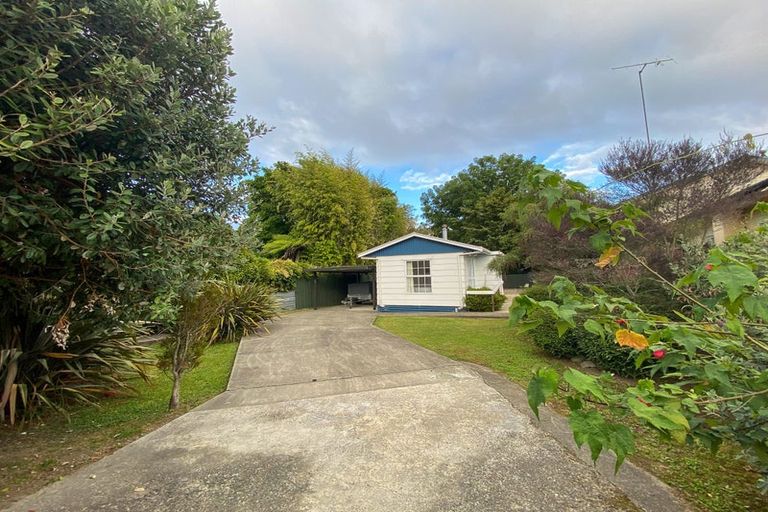 Photo of property in 99 Commercial Street, Takaka, 7110