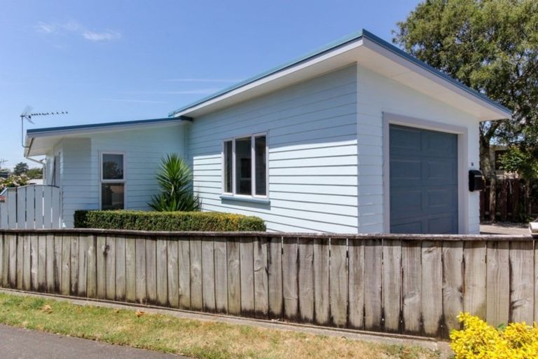 Photo of property in 18 Raniera Street, Glen Avon, New Plymouth, 4312