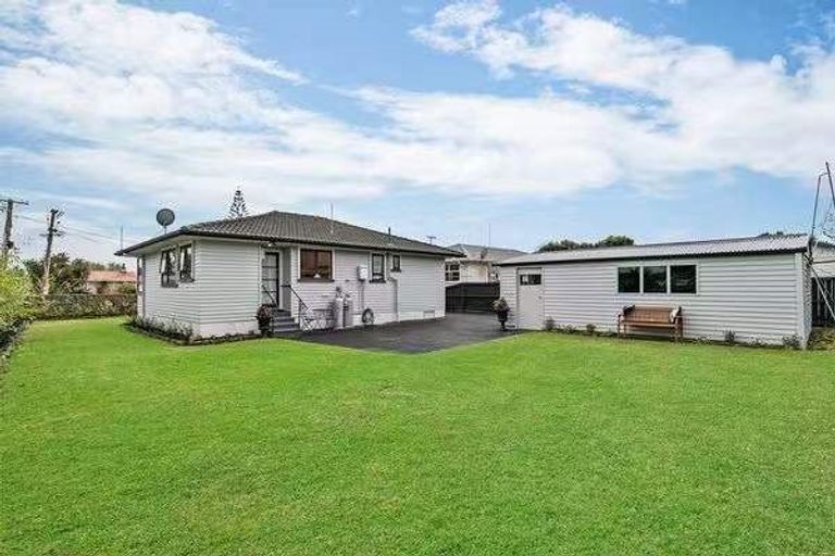 Photo of property in 20 Matapouri Road, Mangere Bridge, Auckland, 2022