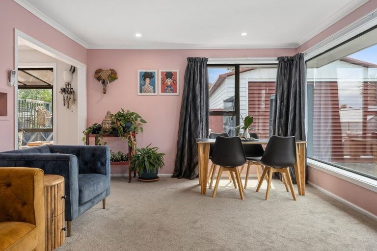 Photo of property in 132 Pacific Road, North New Brighton, Christchurch, 8083