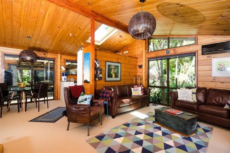 Photo of property in 128 Hinau Road, Waimauku, 0881