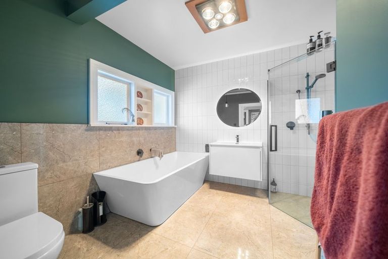 Photo of property in 252 Centaurus Road, Saint Martins, Christchurch, 8022