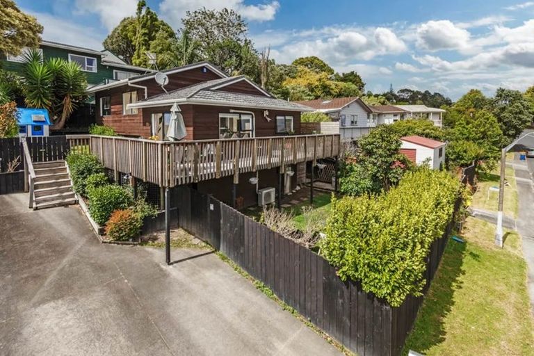 Photo of property in 1/111 Spinella Drive, Bayview, Auckland, 0629