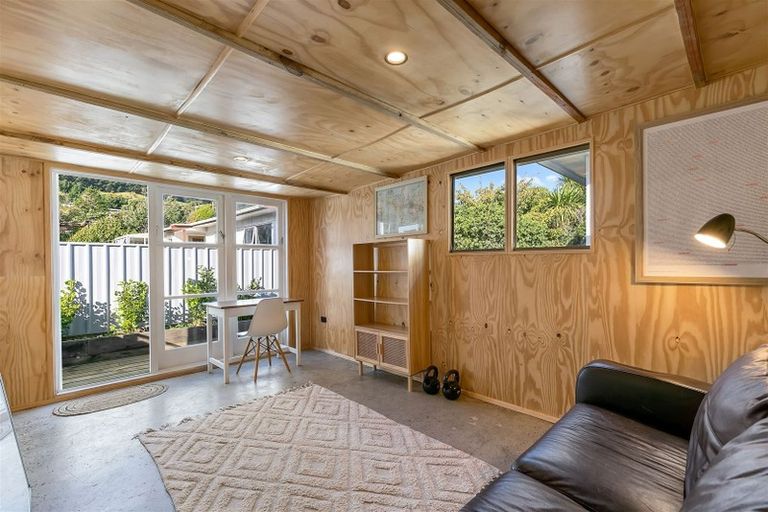 Photo of property in 28 Coates Street, Tawa, Wellington, 5028