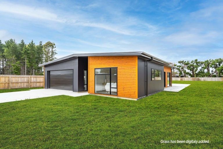 Photo of property in 8 Miles Lane, Carterton, 5713