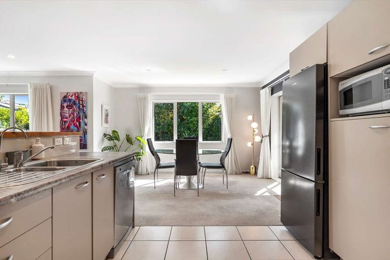 Photo of property in 15 Cabeleigh Drive, Helensville, 0800