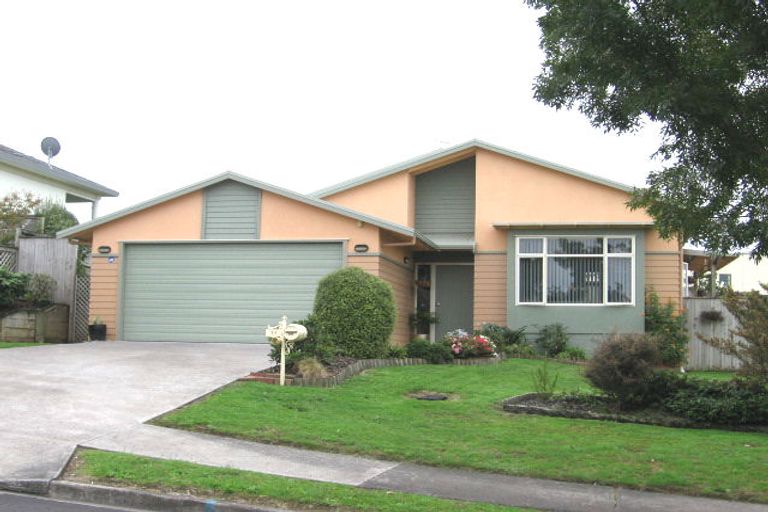 Photo of property in 19 Cinnabar Place, Westgate, Auckland, 0614