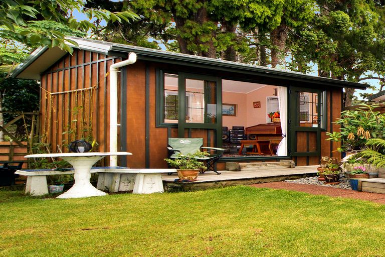 Photo of property in 188 Shaw Road, Oratia, Auckland, 0604