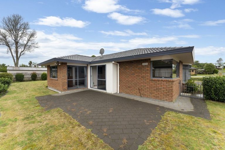 Photo of property in 8 Adam Lile Drive, Highlands Park, New Plymouth, 4312