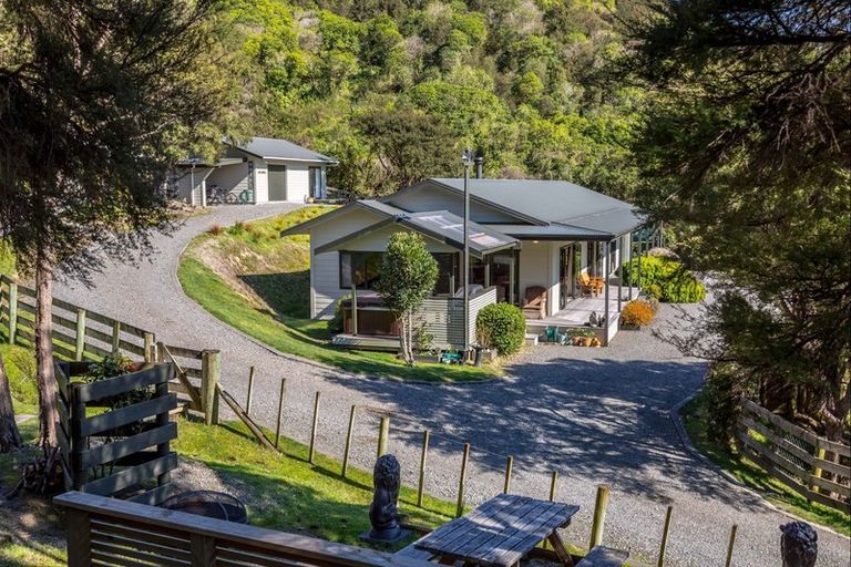 Photo of property in 91 Boar Bush Gully Road, Featherston, 5710