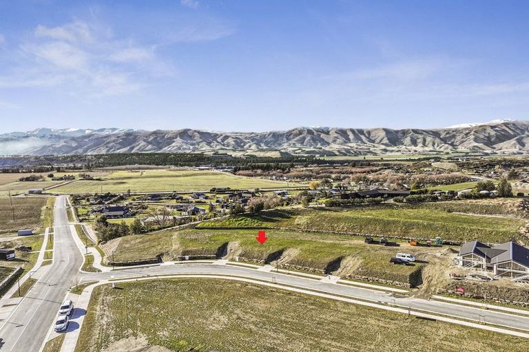 Photo of property in 5 Lake Mckay Drive, Luggate, 9382