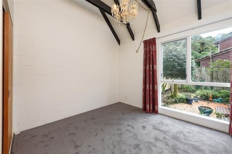 Photo of property in 35a Amapur Drive, Khandallah, Wellington, 6035