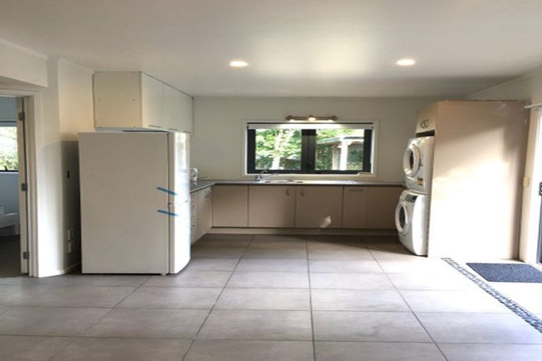 Photo of property in 13 Schnapper Rock Road, Greenhithe, Auckland, 0632