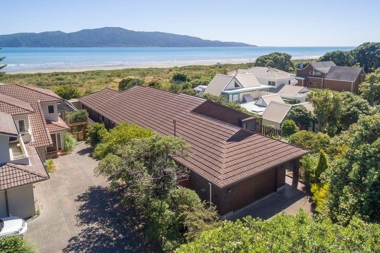 Photo of property in 17 Manly Street, Paraparaumu Beach, Paraparaumu, 5032