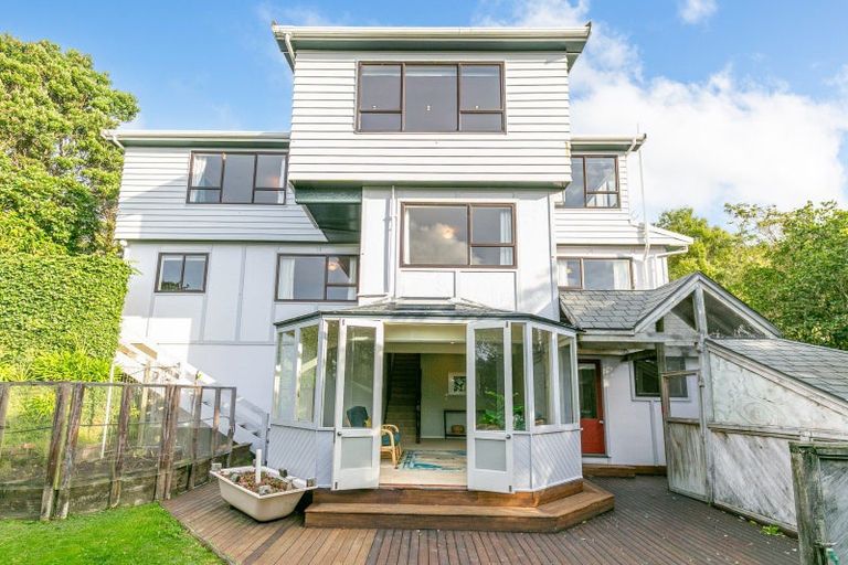 Photo of property in 10 Kate Way, Karori, Wellington, 6012