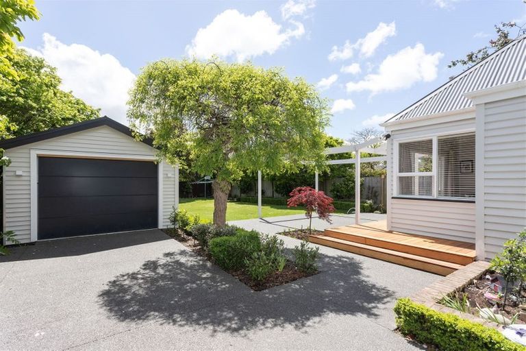 Photo of property in 16 Elmwood Road, Strowan, Christchurch, 8052