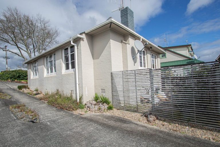 Photo of property in 116 Forest Lake Road, Forest Lake, Hamilton, 3200