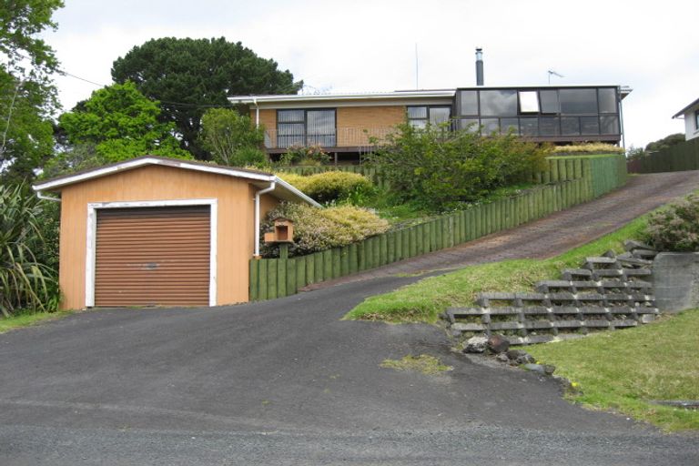 Photo of property in 53 The Terrace, Herald Island, Auckland, 0618