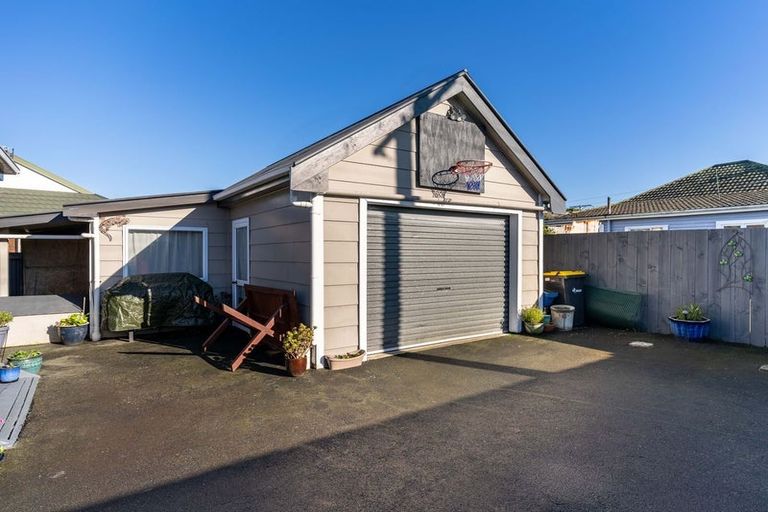 Photo of property in 196 Oxford Street, South Dunedin, Dunedin, 9012