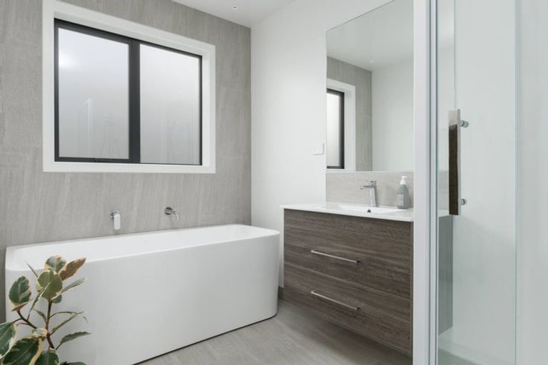 Photo of property in 43a South Road, Blagdon, New Plymouth, 4310