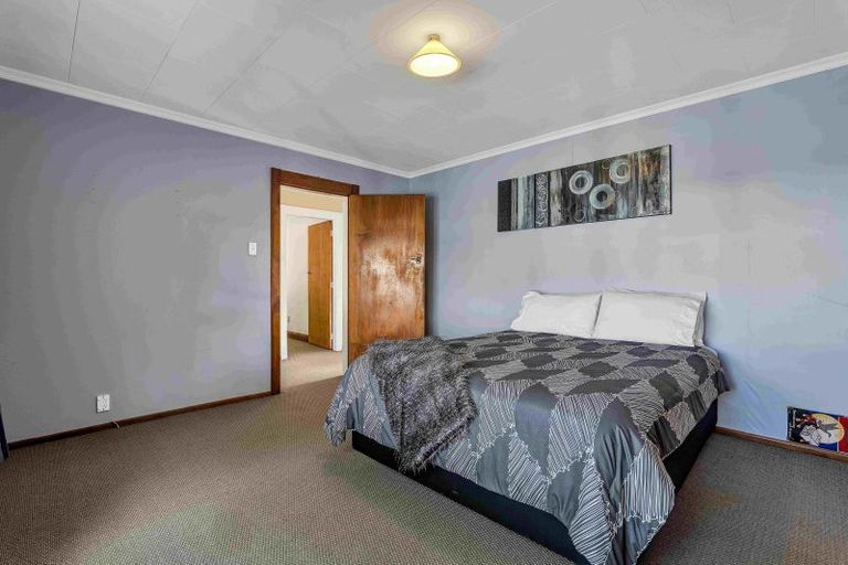 Photo of property in 377 Mangorei Road, Merrilands, New Plymouth, 4312