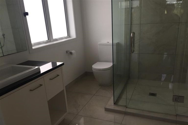 Photo of property in 2 York Terrace, Riverhead, 0820