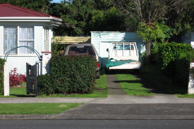 Photo of property in 28 Cambridge Terrace, Papatoetoe, Auckland, 2025
