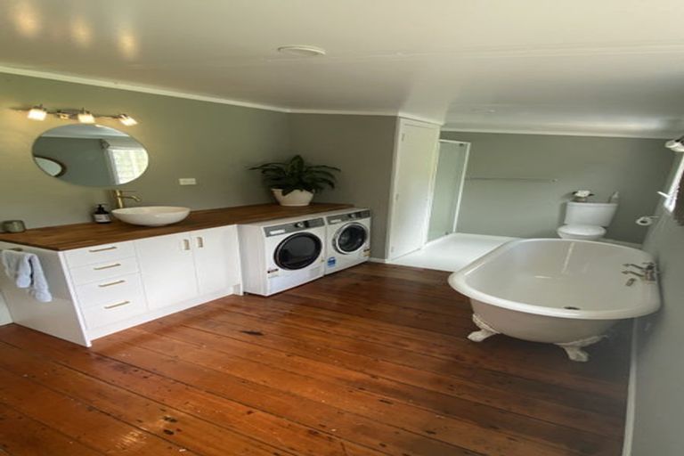 Photo of property in 38 Hauraki Road, Leigh, Warkworth, 0985