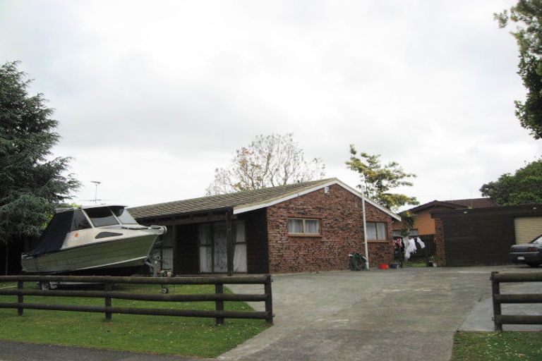 Photo of property in 2 Sharivari Place, Conifer Grove, Takanini, 2112