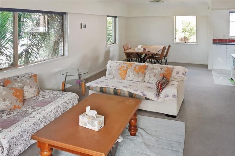 Photo of property in 1/308 Te Atatu Road, Te Atatu South, Auckland, 0610
