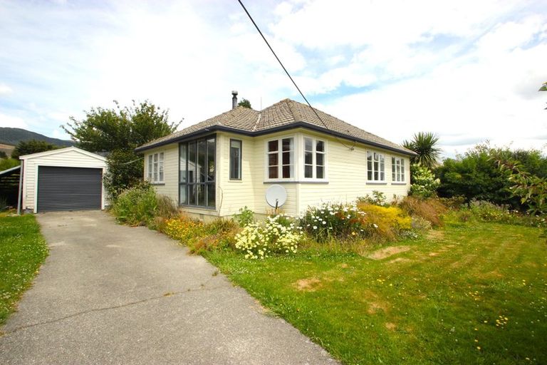 Photo of property in 5 Warwick Street, Tapanui, 9522