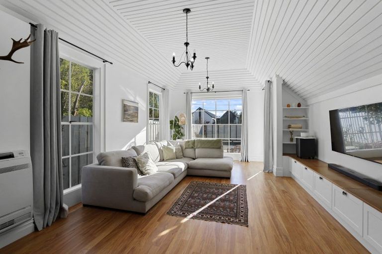 Photo of property in 28 Hawkesbury Avenue, St Albans, Christchurch, 8014