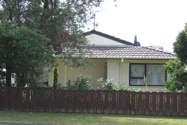 Photo of property in 22 Butterworth Drive, Glendene, Auckland, 0602