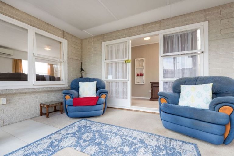 Photo of property in 11 Julian Place, Westown, New Plymouth, 4310