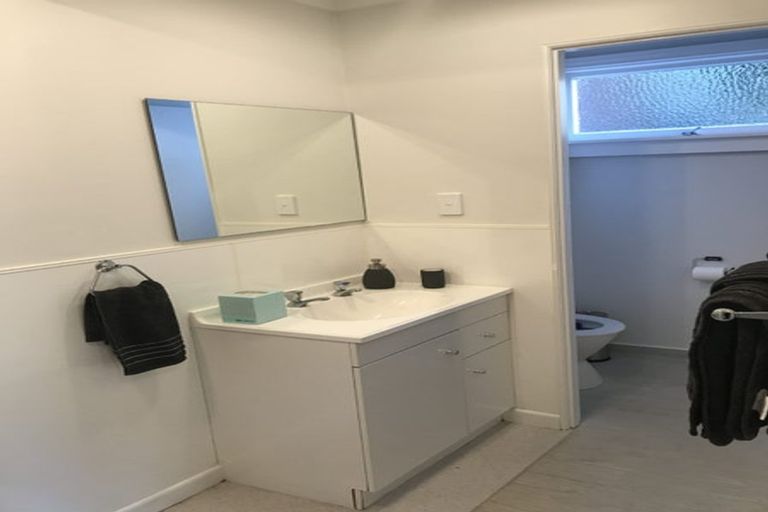 Photo of property in 70 Cutfield Road, New Plymouth, 4310