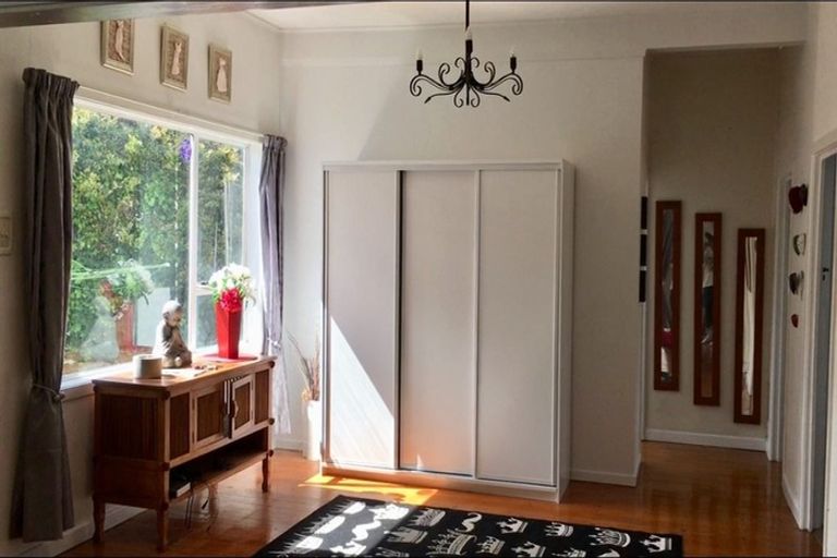 Photo of property in 1 Waiau Street, Torbay, Auckland, 0630