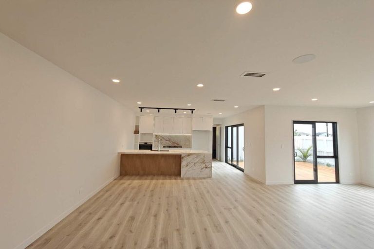 Photo of property in 1 Green Bamboo Road, Hobsonville, Auckland, 0616