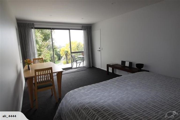 Photo of property in 17 Janice Place, Mount Pleasant, Christchurch, 8081